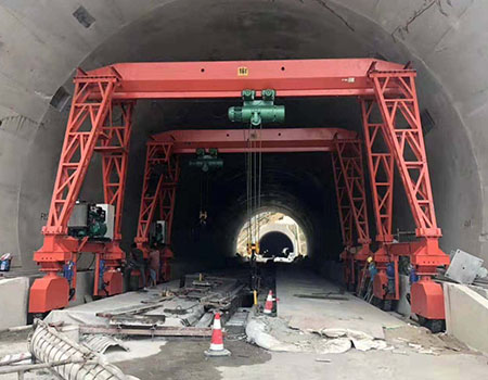 隧道專用門式起重機(jī)